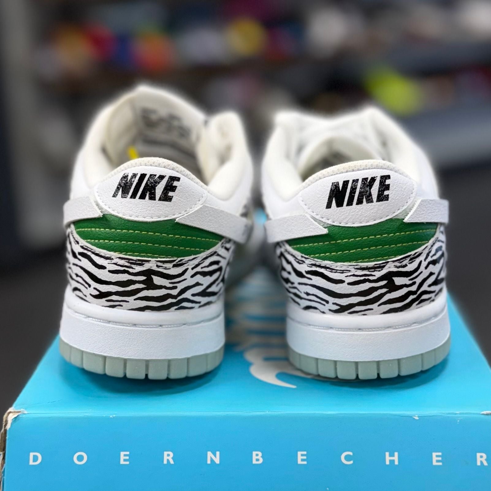 BRAND NEW STEAL - Nike Dunk Low Doernbecher Zoe