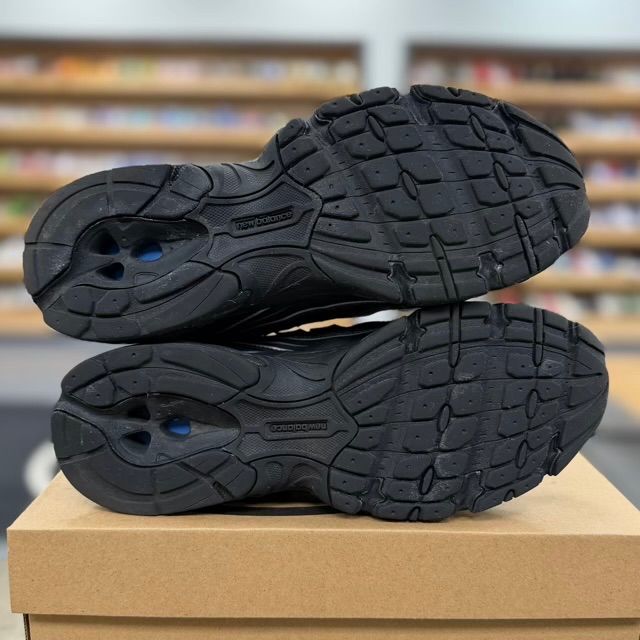 New Balance 740v2 Black Grey Silver - Preowned