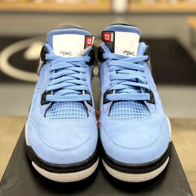 Jordan 4 Retro University Blue (GS) - Preowned