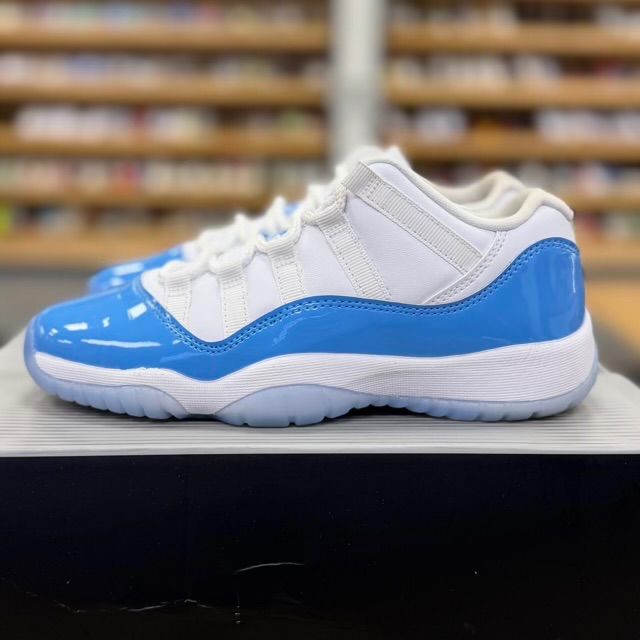 Jordan 11 Retro Low University Blue (GS) - Preowned