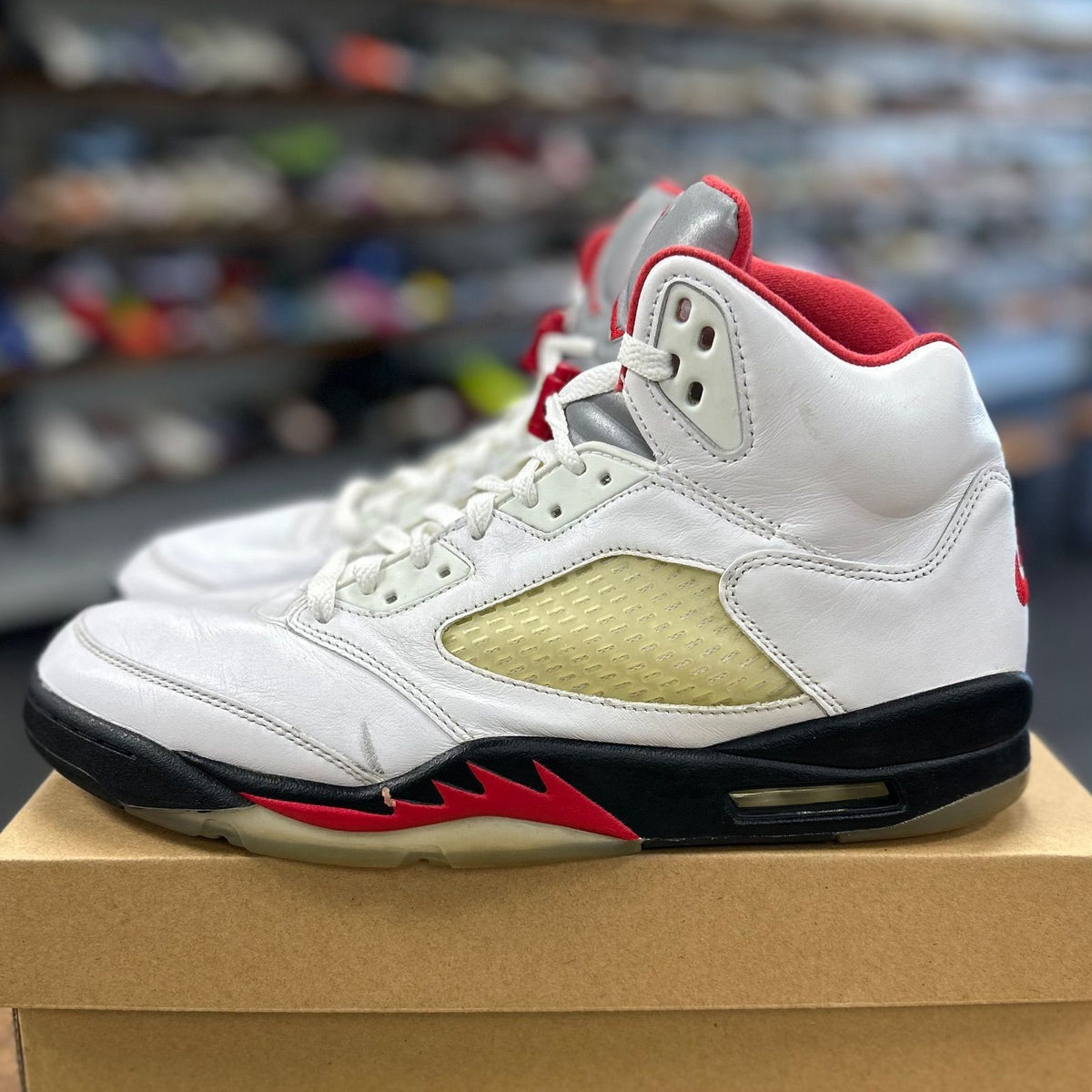 Jordan 5 Retro Fire Red Silver Tongue (2020) - Preowned