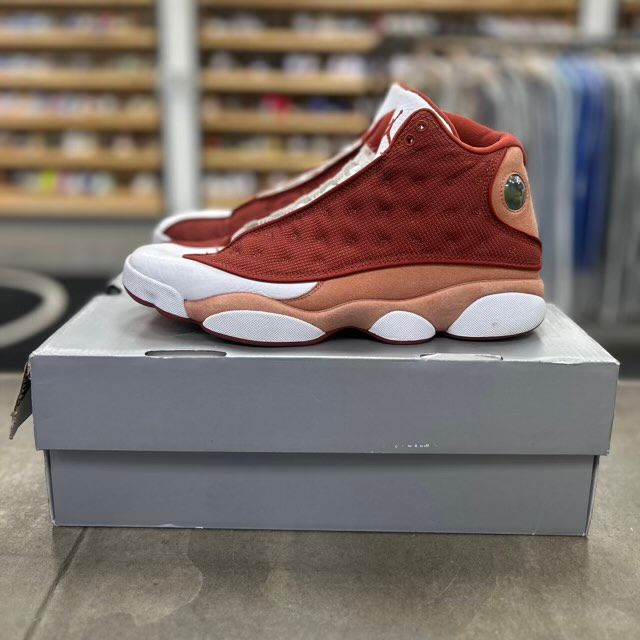 Jordan 13 Retro Dune Red - Preowned