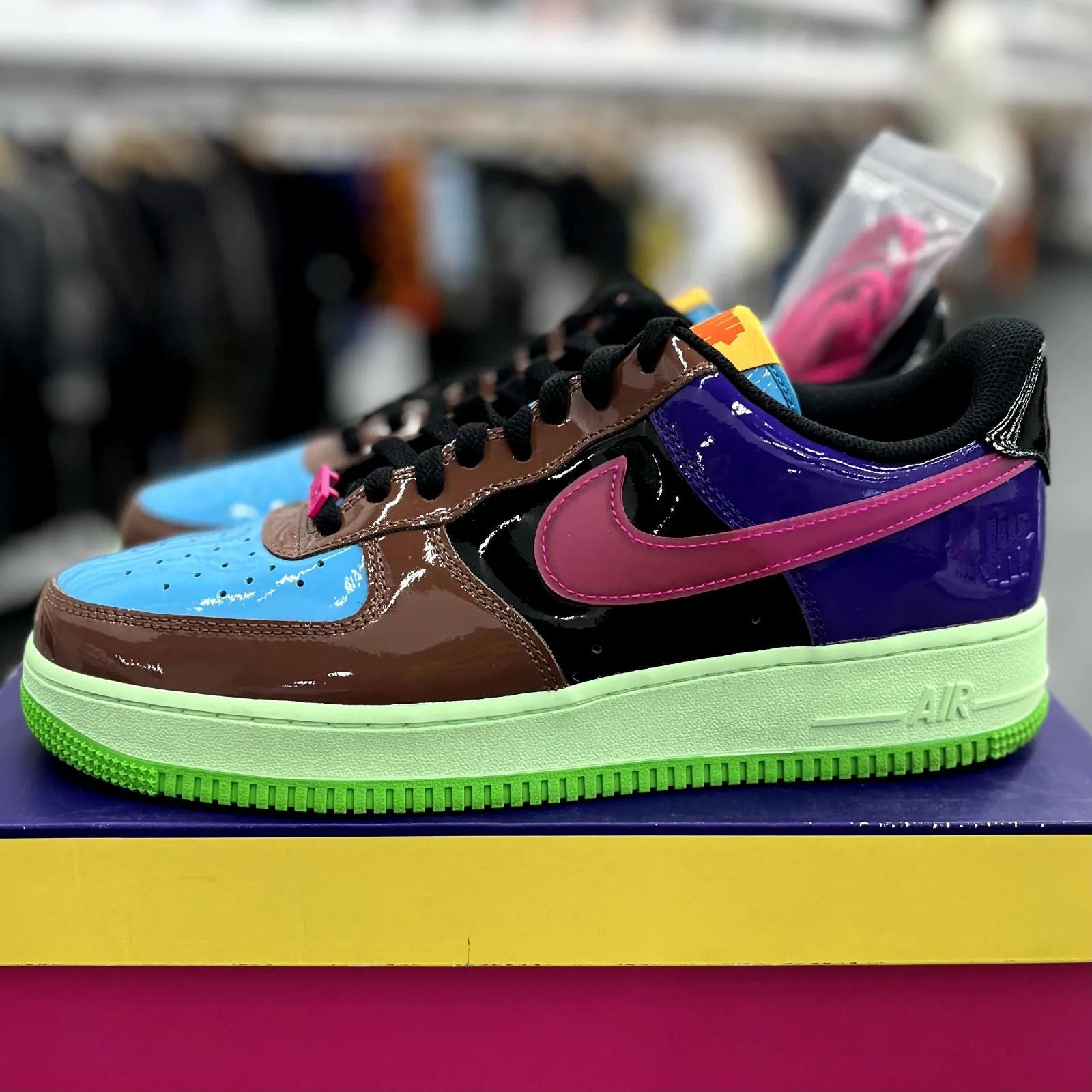 Nike Air Force 1 Low SP Undefeated Multi-Patent Pink Prime - Preowned
