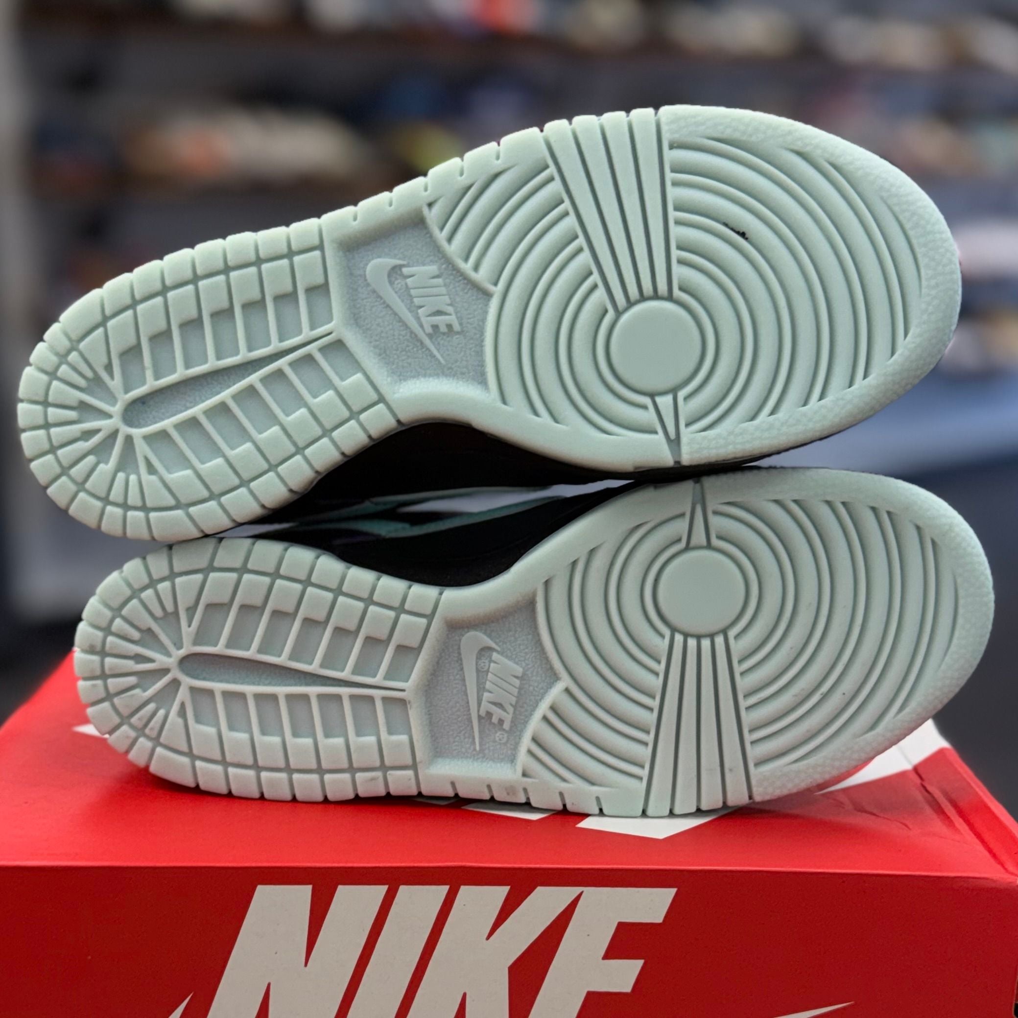 BRAND NEW STEAL - Nike Dunk Low Wizard (GS)