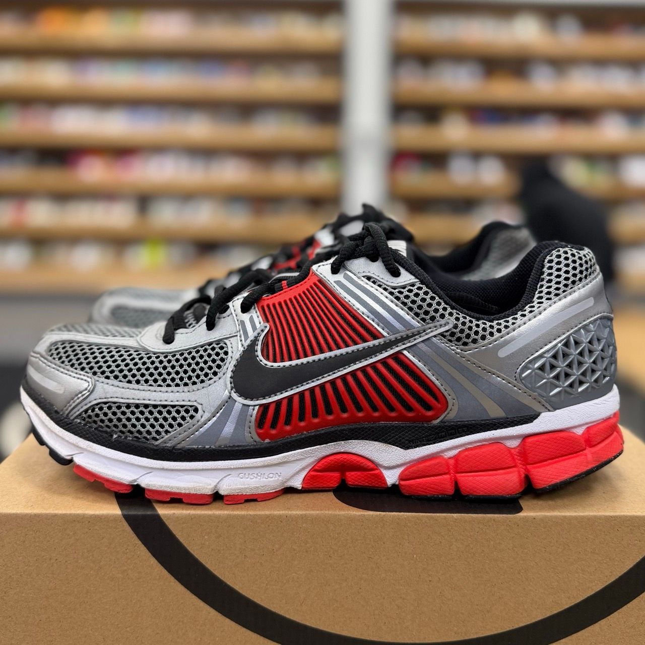 Nike Zoom Vomero 5 Bright Crimson Metallic Silver - Preowned
