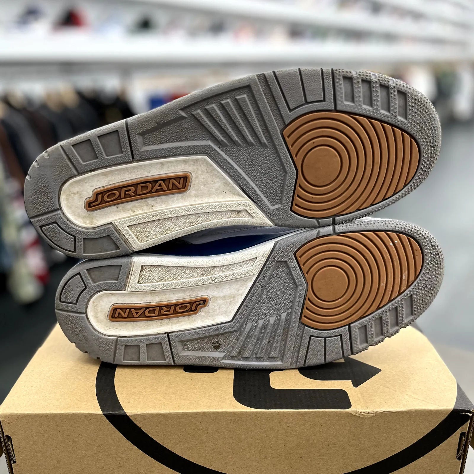Jordan 3 Retro Wizards - Preowned
