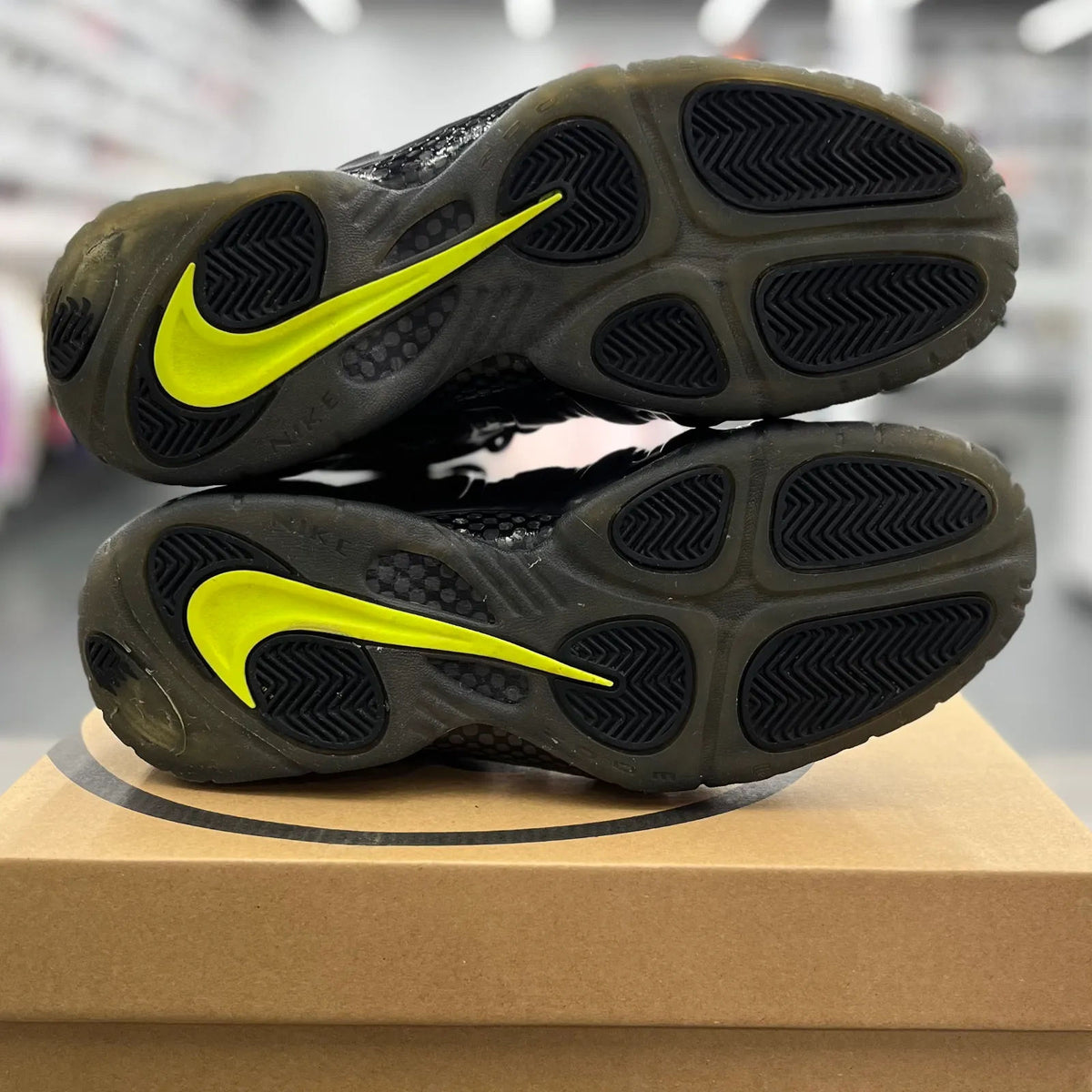 Nike Air Foamposite Pro Voltage (2026) - Preowned