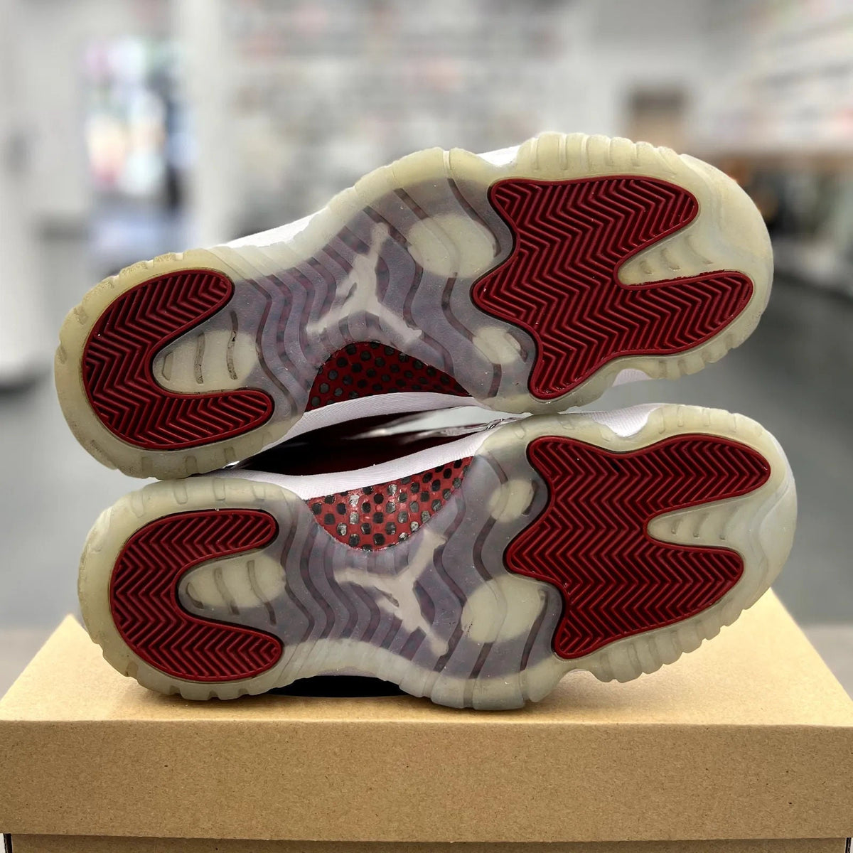 Jordan 11 Retro Cherry (2022) - Preowned