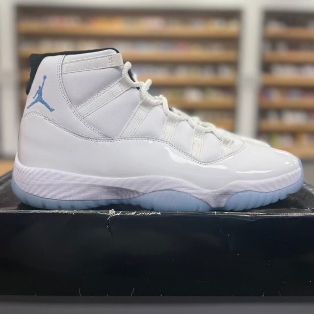 Jordan 11 Retro Legend Blue (2024) - Preowned