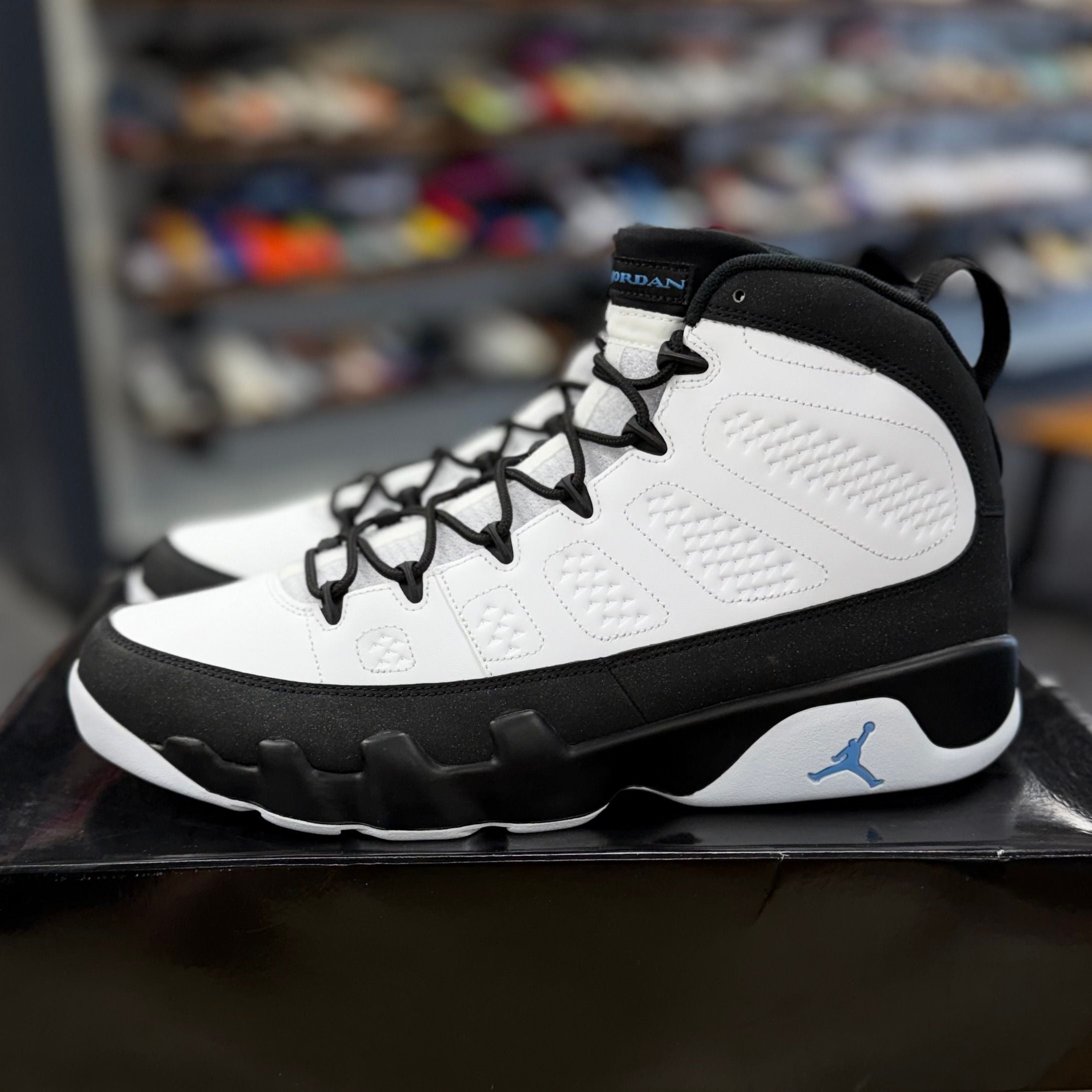 BRAND NEW STEAL - Jordan 9 Retro University Blue