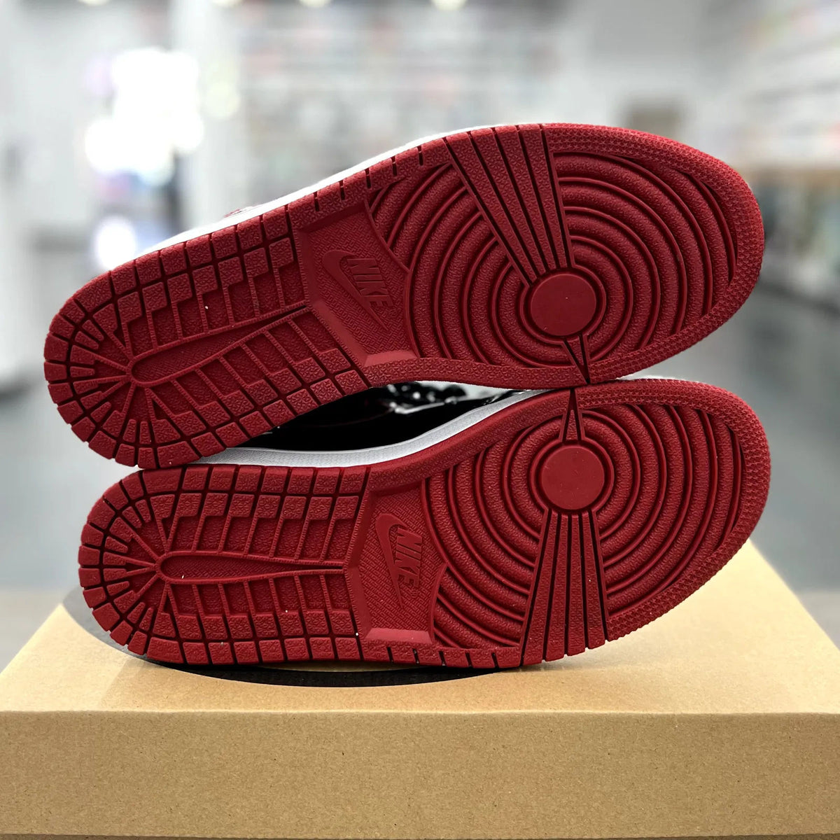 Jordan 1 Retro High OG Patent Bred - Preowned
