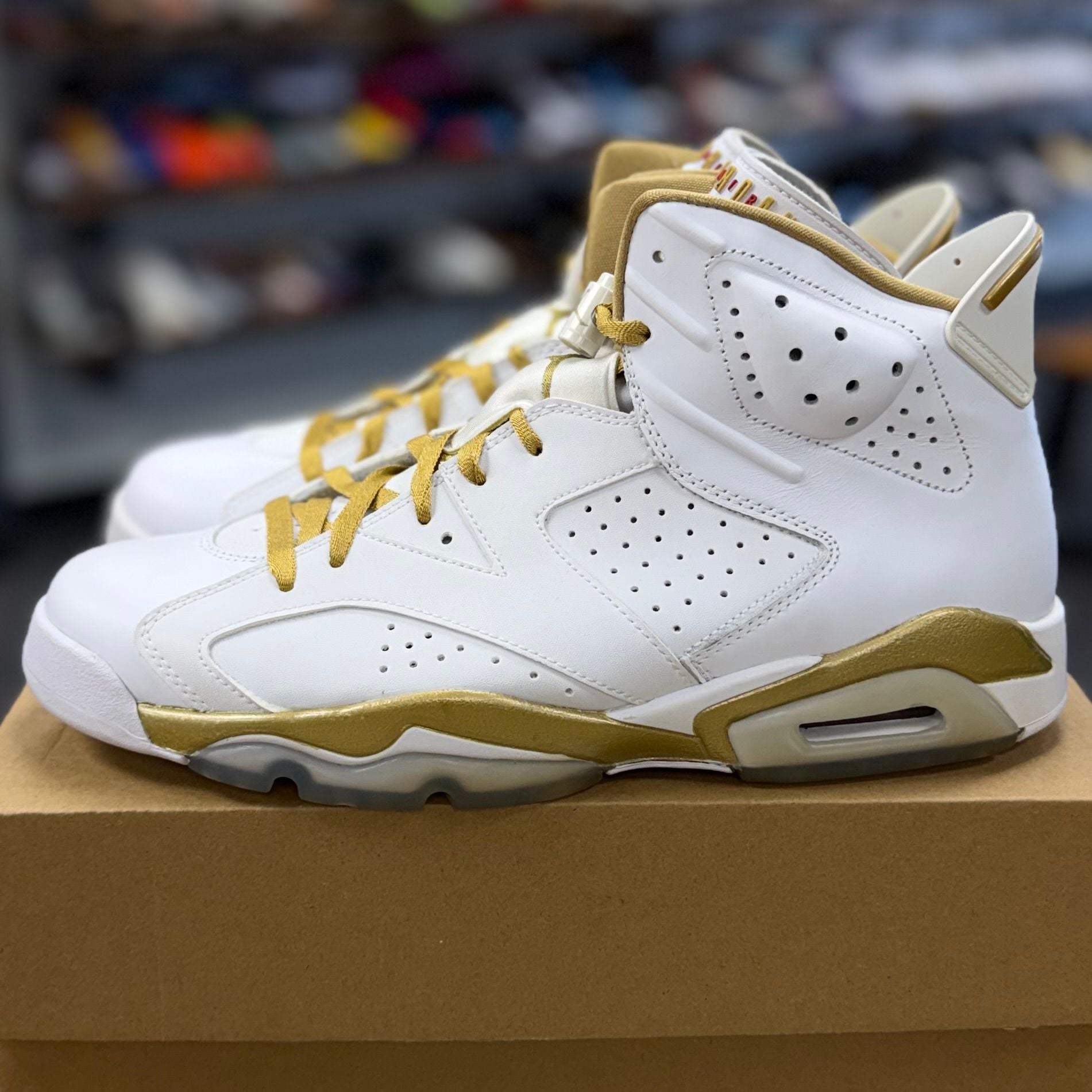 BRAND NEW STEAL - Jordan 6 Retro Golden Moments Pack (6)