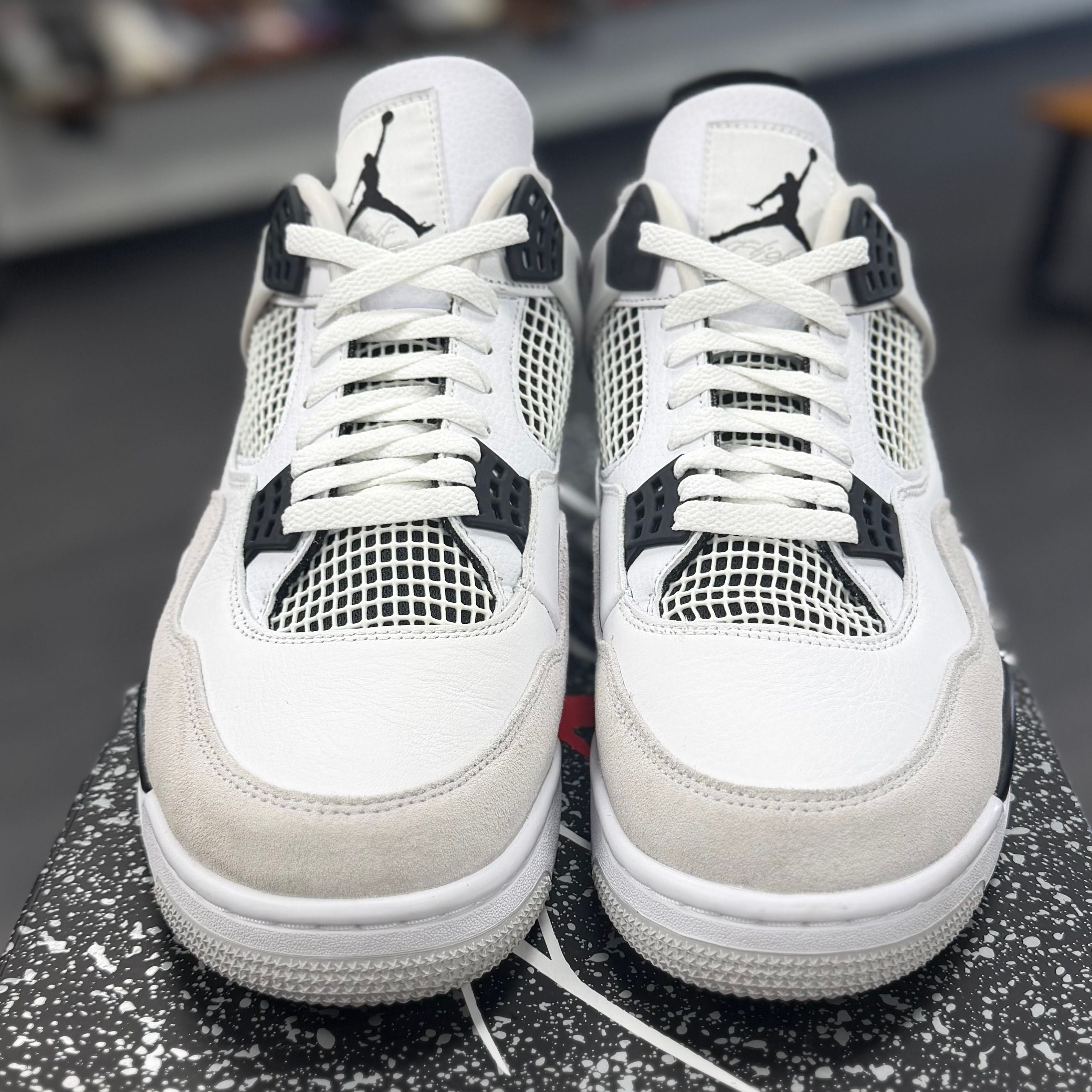 Jordan 4 Retro Military Black - Preowned
