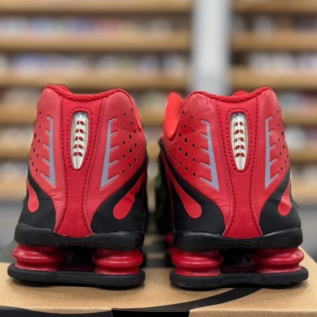 Nike Shox R4 Neymar Black - Preowned