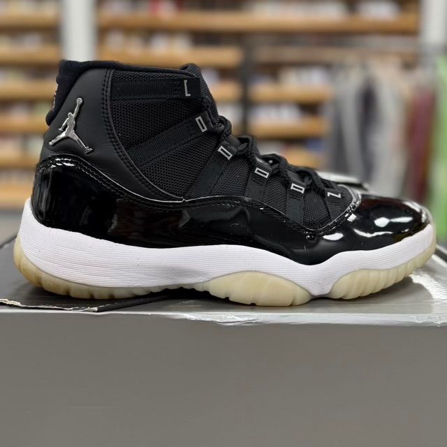 Jordan 11 Retro Jubilee 25th Anniversary - Preowned
