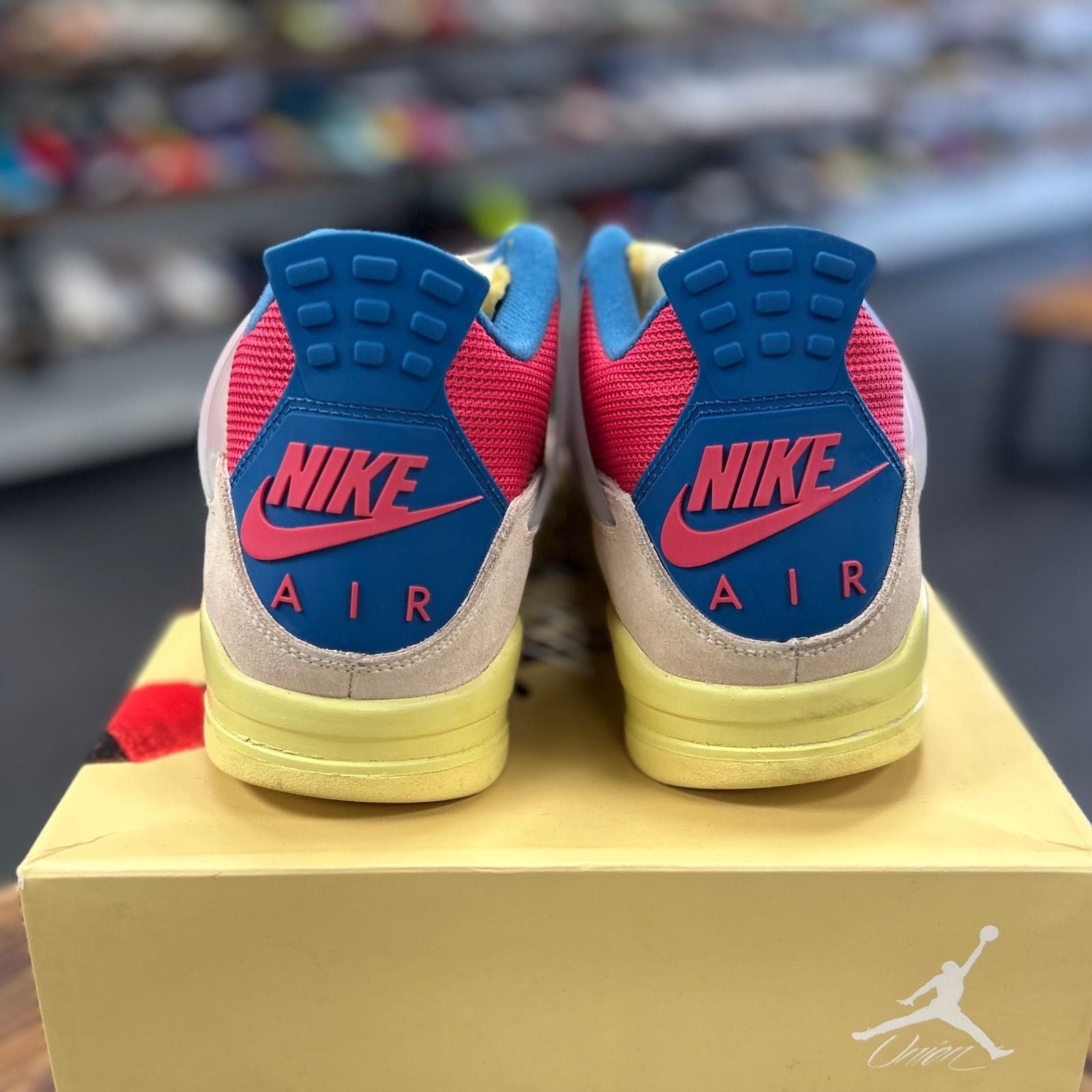 Jordan 4 Retro Union Guava Ice - Preowned