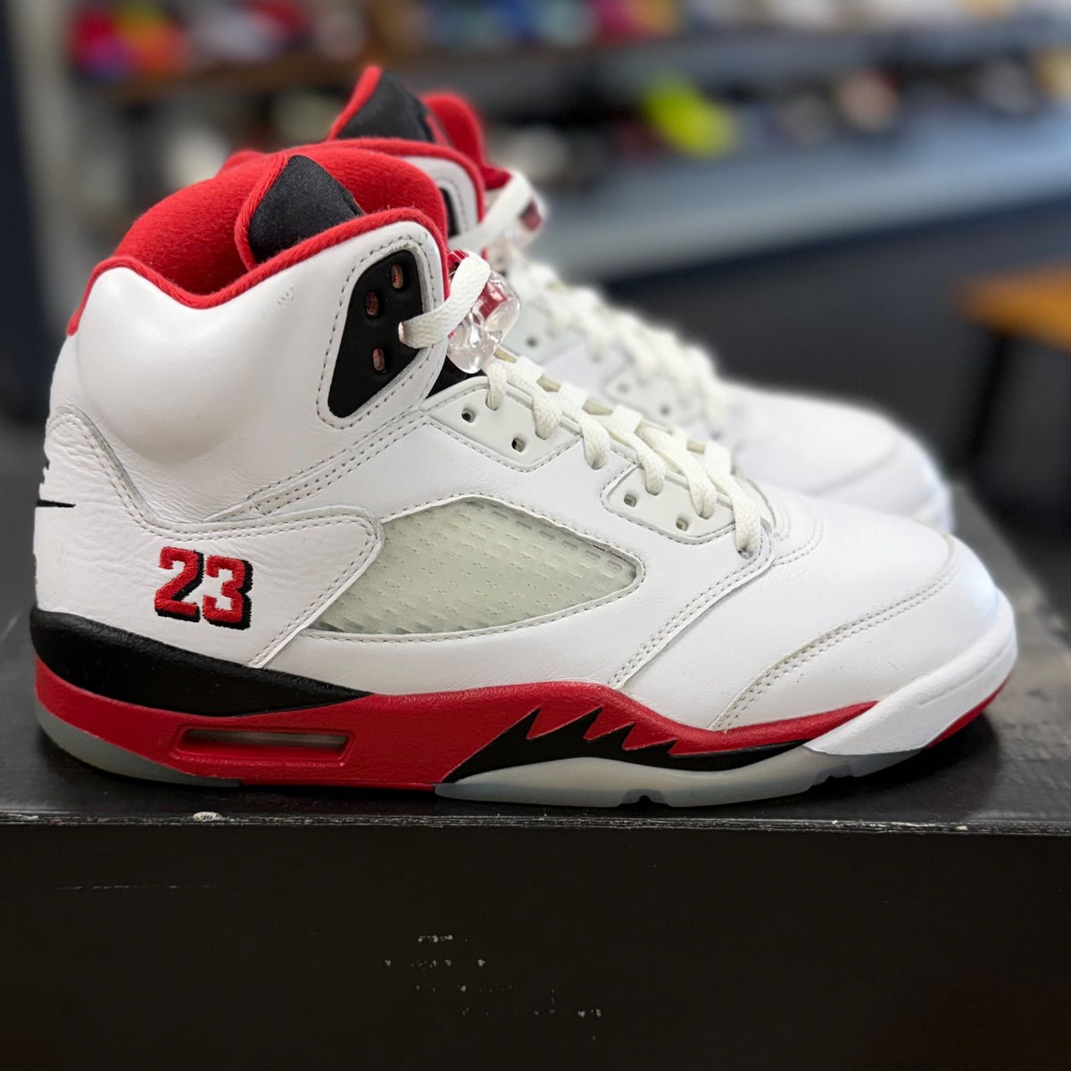 Jordan 5 Retro Fire Red Black Tongue (2025) - Preowned