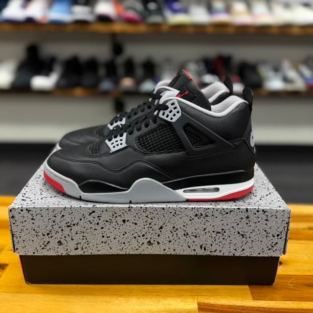 Jordan 4 Retro Bred Reimagined - Preowned