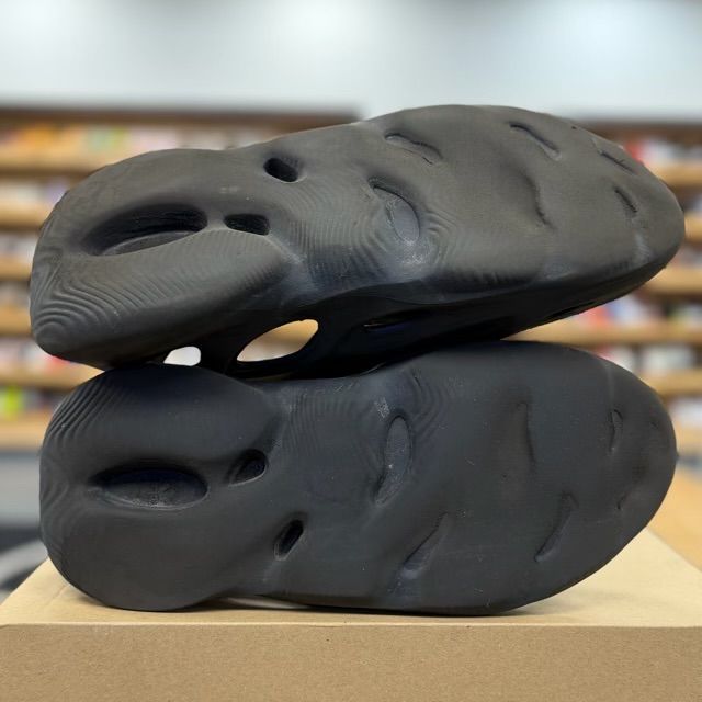 adidas Yeezy Foam RNR Onyx - Preowned
