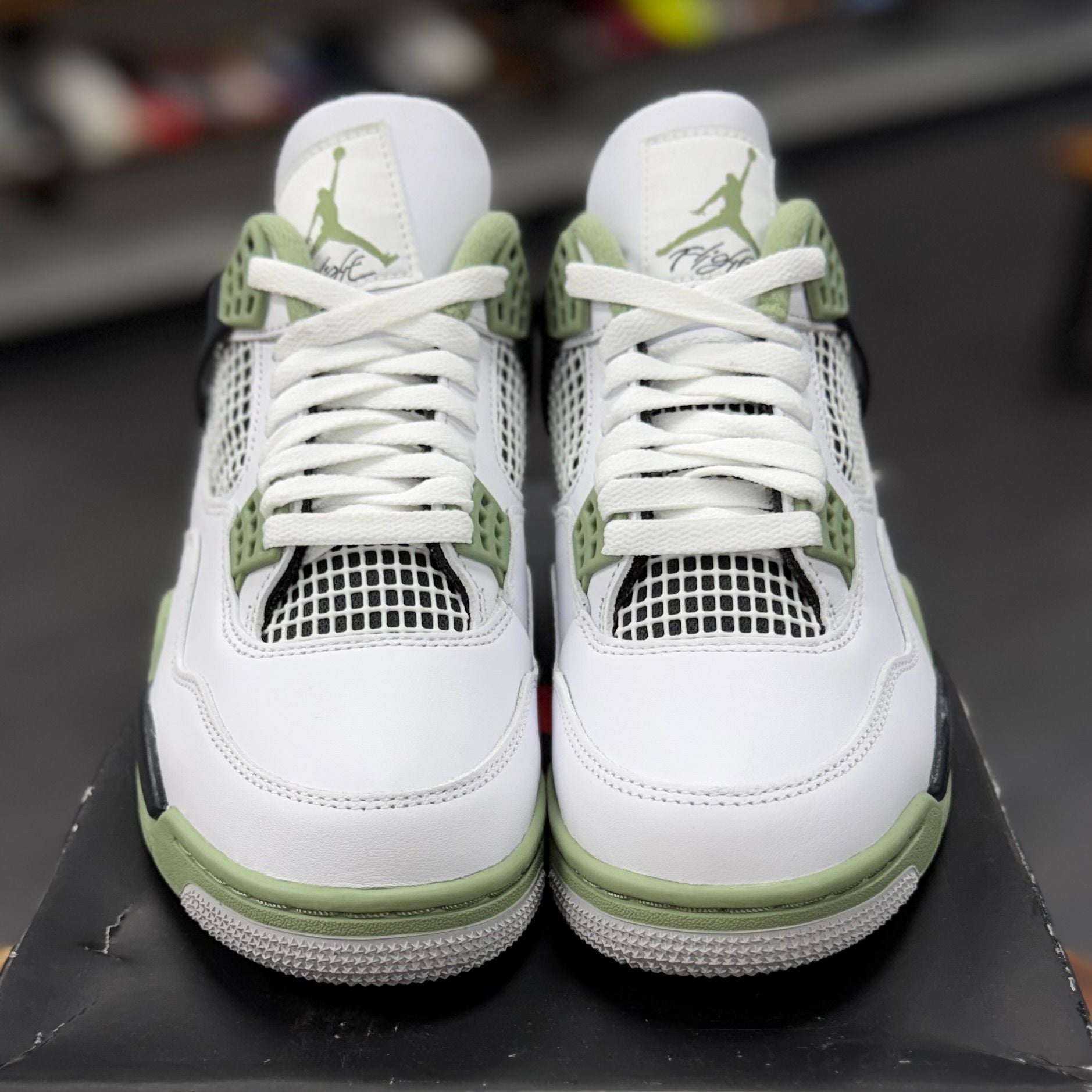 BRAND NEW STEAL - Jordan 4 Retro Seafoam (Women's)