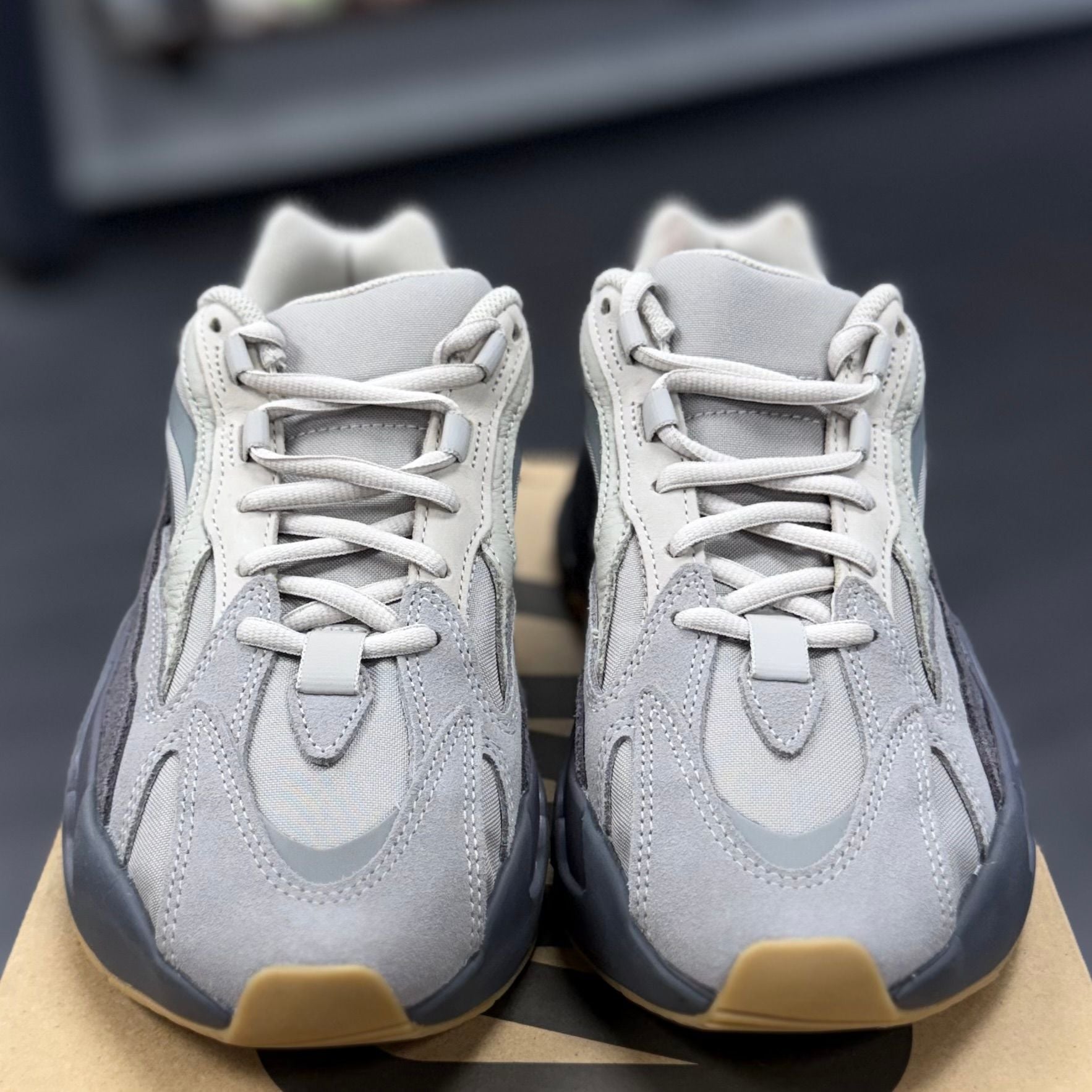 BRAND NEW STEAL - adidas Yeezy Boost 700 V2 Tephra