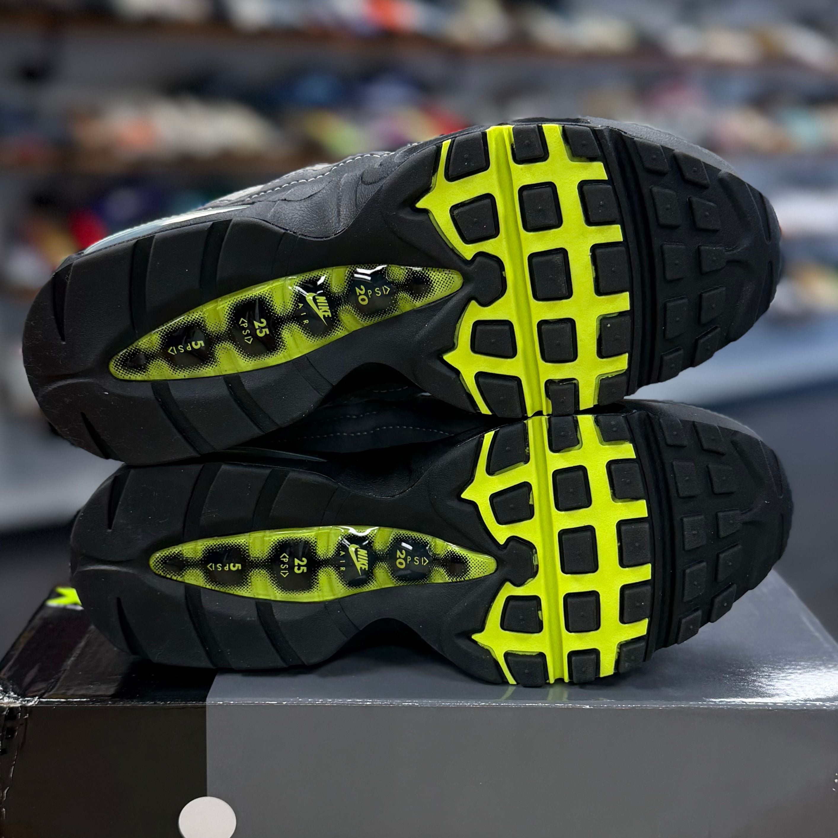 BRAND NEW STEAL - Nike Air Max 95 OG Big Bubble Neon (2026) (Women's)