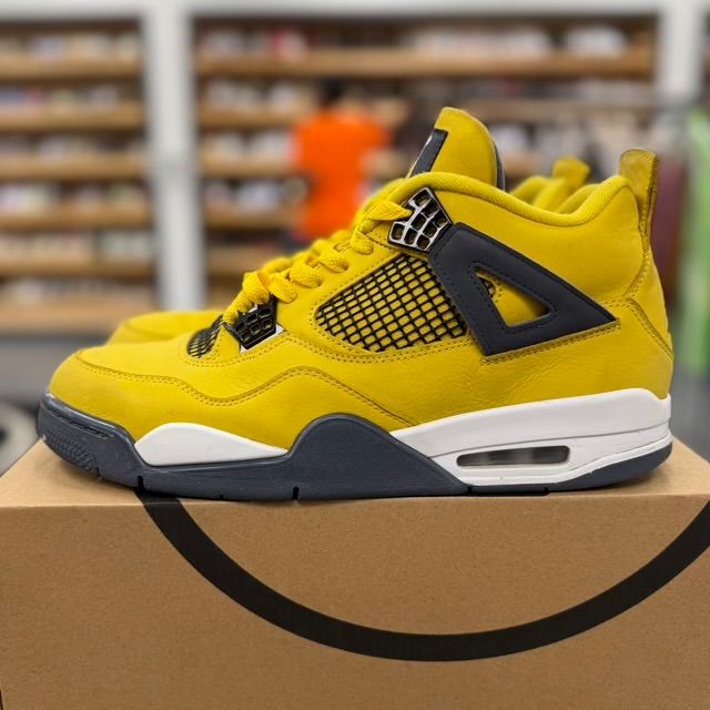 Jordan 4 Retro Lightning (2021) - Preowned