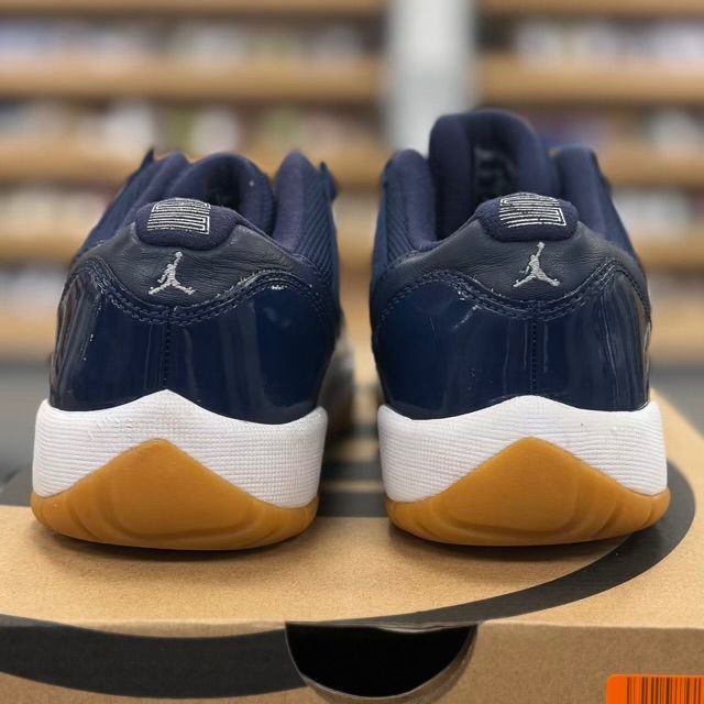 Jordan 11 Retro Low Midnight Navy (GS) - Preowned