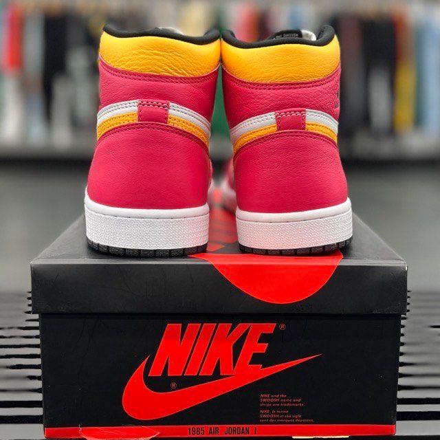 Jordan 1 Retro High OG Light Fusion Red - Preowned
