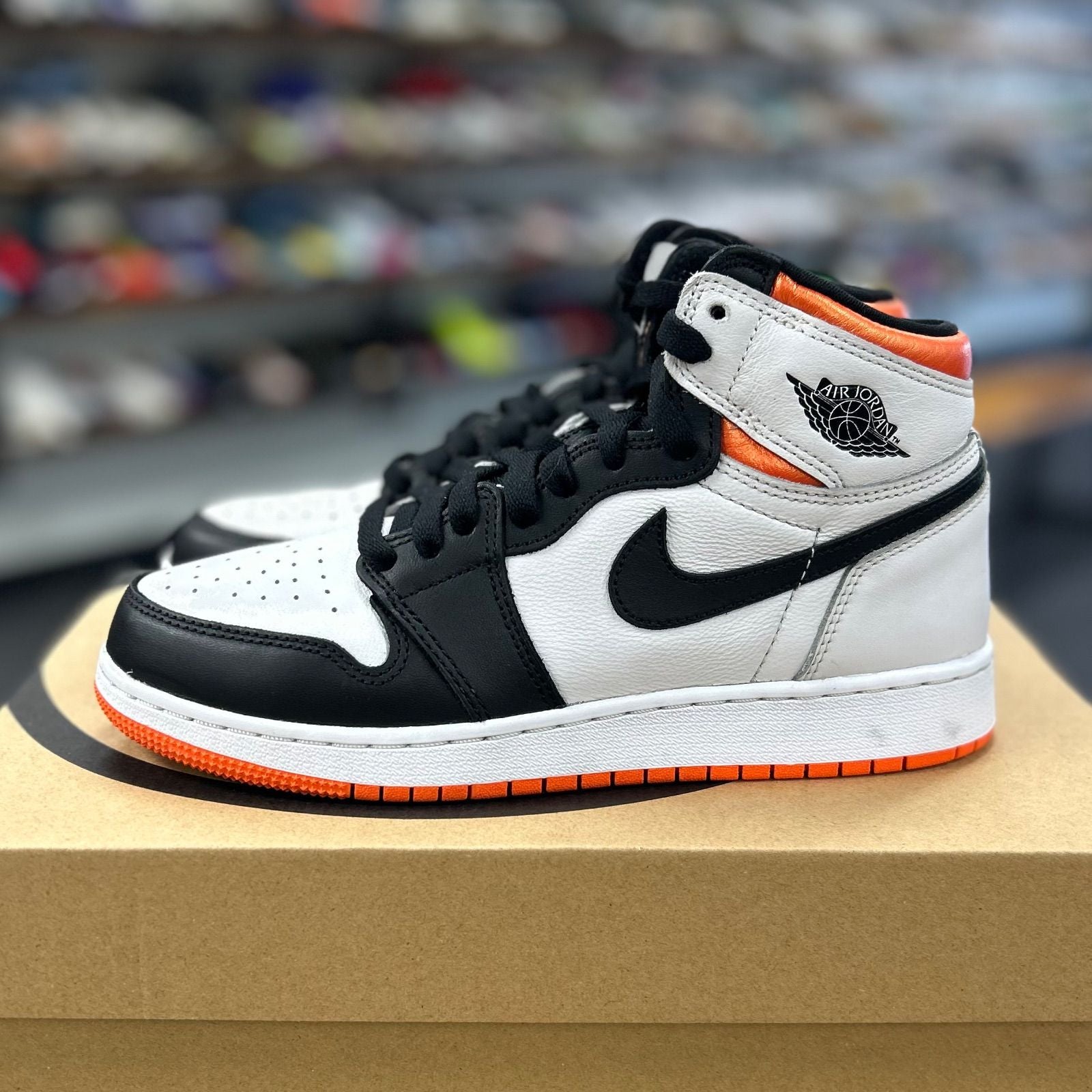 Jordan 1 High OG Electro Orange (GS) - Preowned
