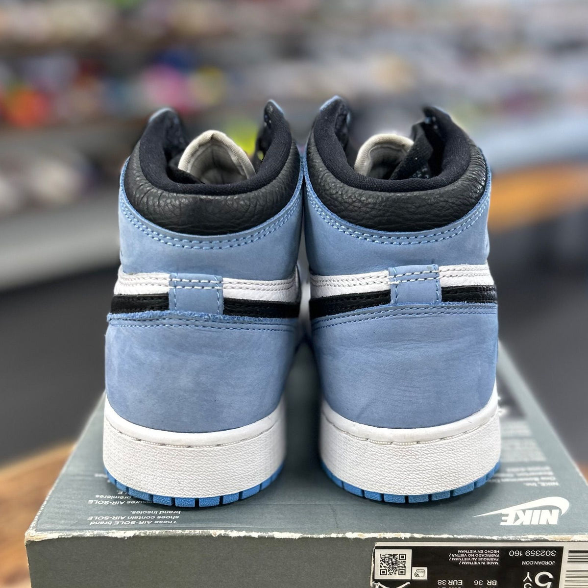 Jordan 1 Retro High OG University Blue (GS) - Preowned