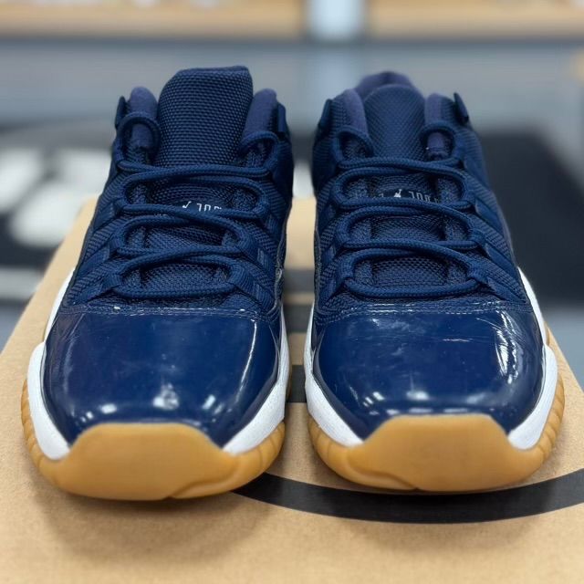 Jordan 11 Retro Low Midnight Navy (GS) - Preowned