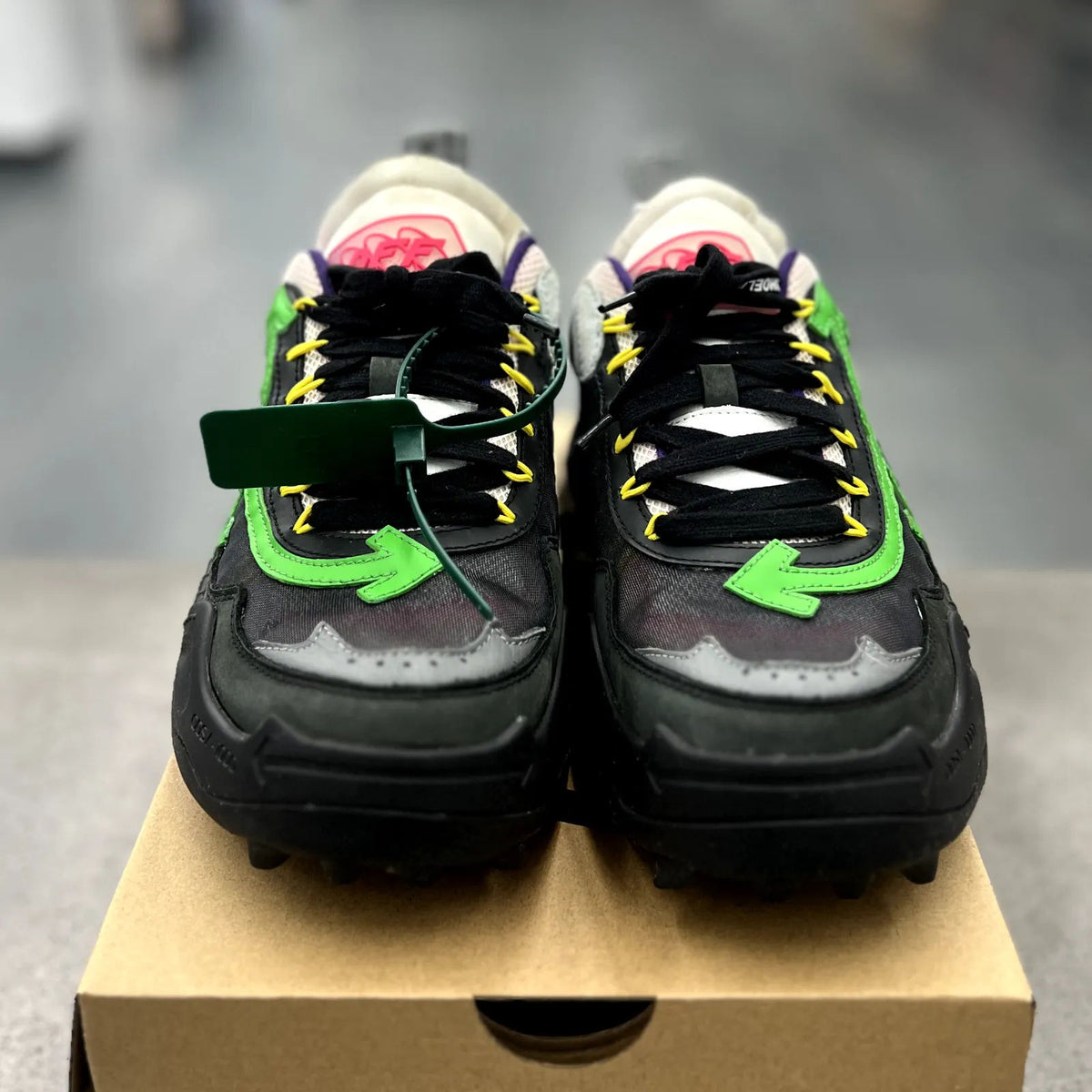 OFF-WHITE Odsy-1000 Cream White Green - Preowned