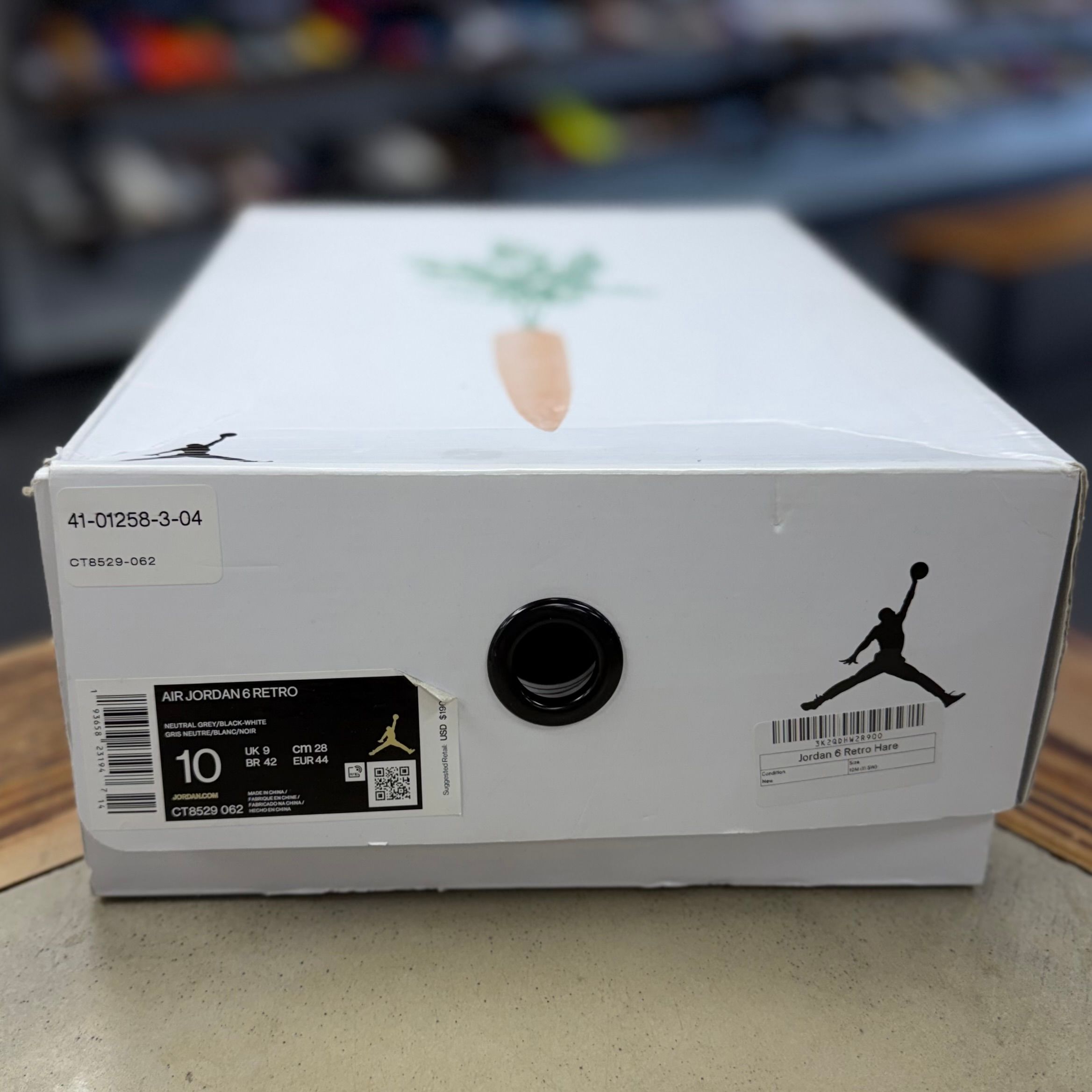 BRAND NEW STEAL - Jordan 6 Retro Hare