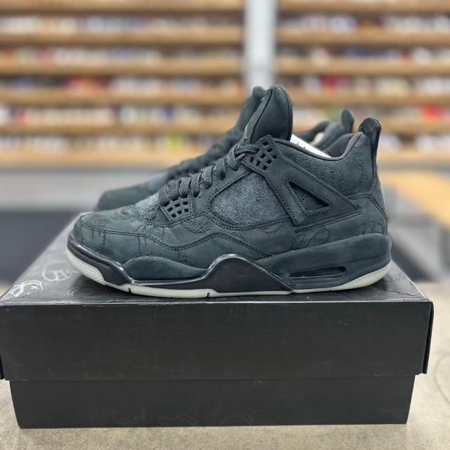 Jordan 4 Retro Kaws Black - Preowned