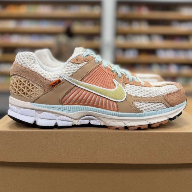Nike Zoom Vomero 5 Have a Nike Day - Preowned