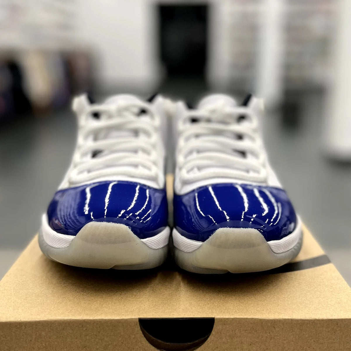 Jordan 11 Retro Low White Concord (Women's) - Preowned