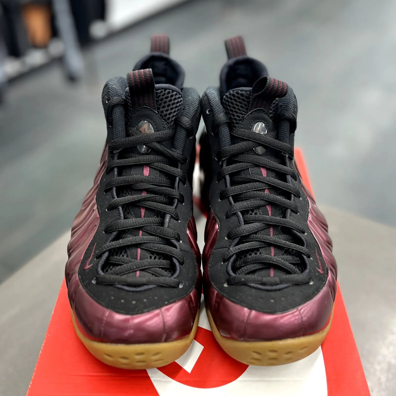 Nike Air Foamposite One Maroon - Preowned