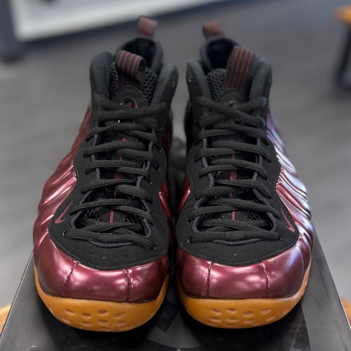 Nike Air Foamposite One Maroon - Preowned