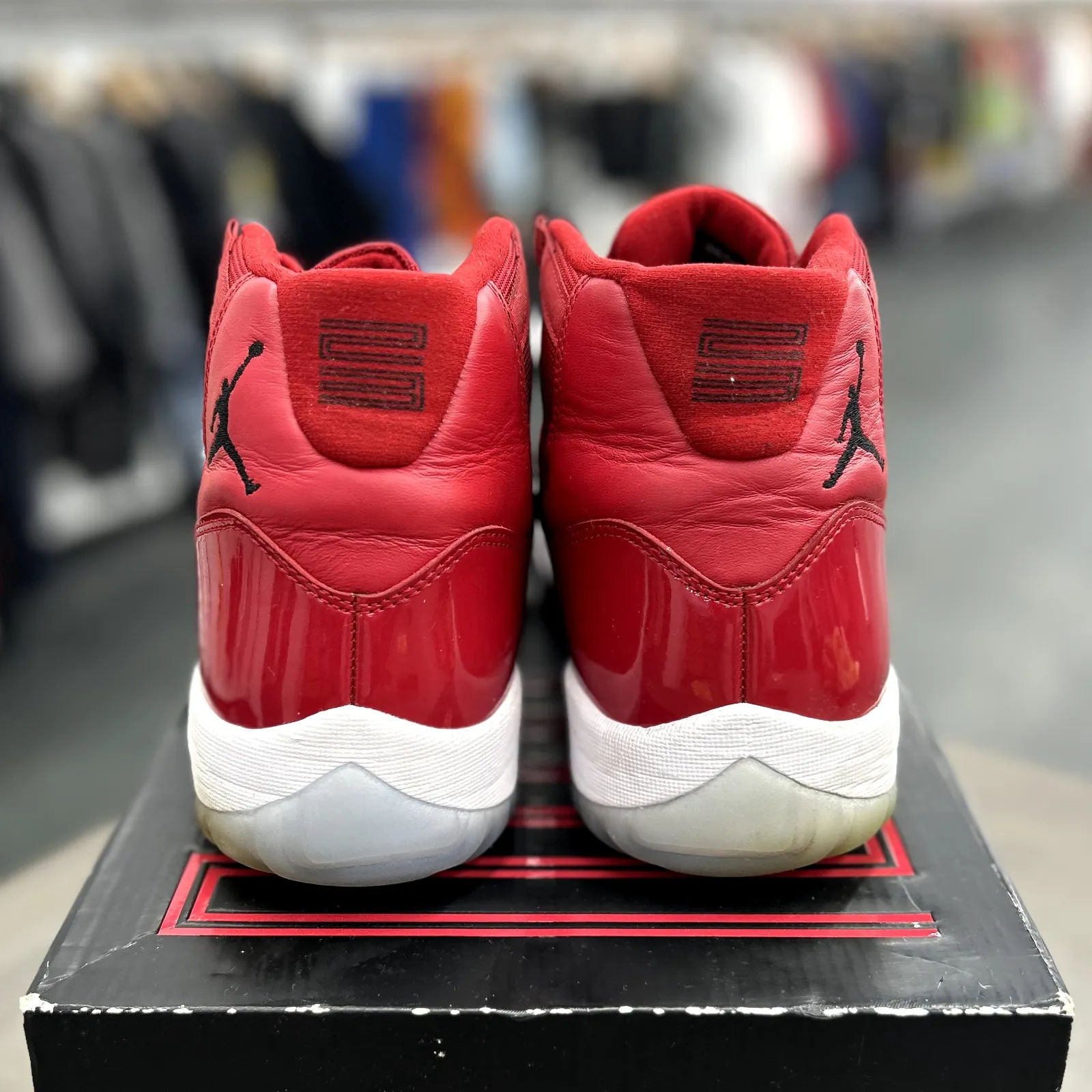 Jordan 11 Retro Win Like 96 - Preowned