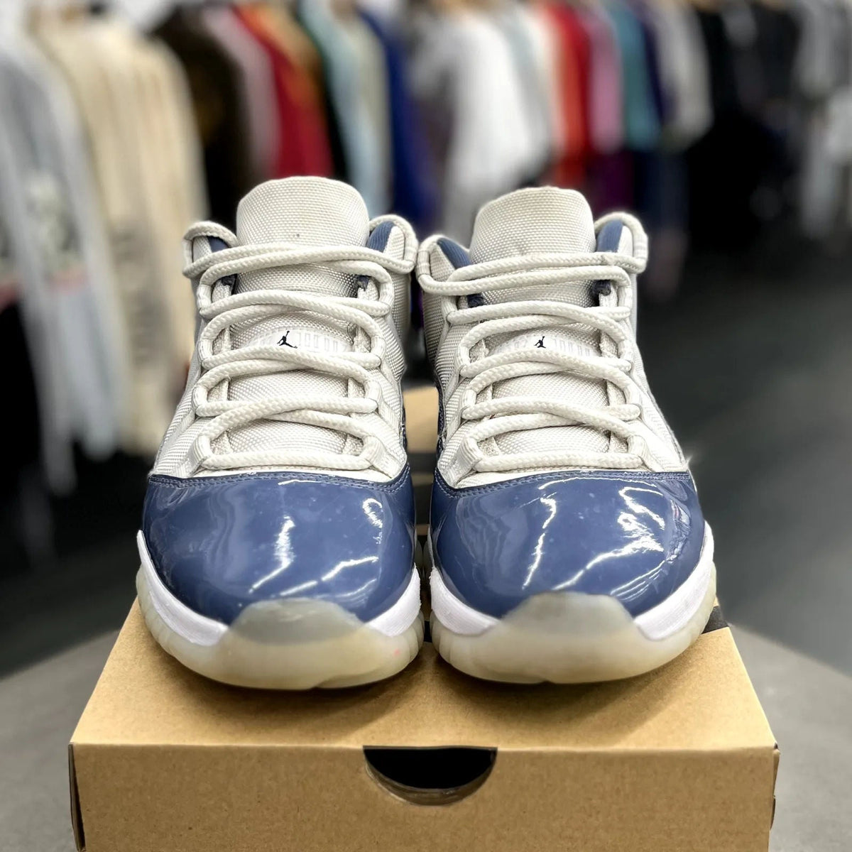 Jordan 11 Retro Low Diffused Blue - Preowned