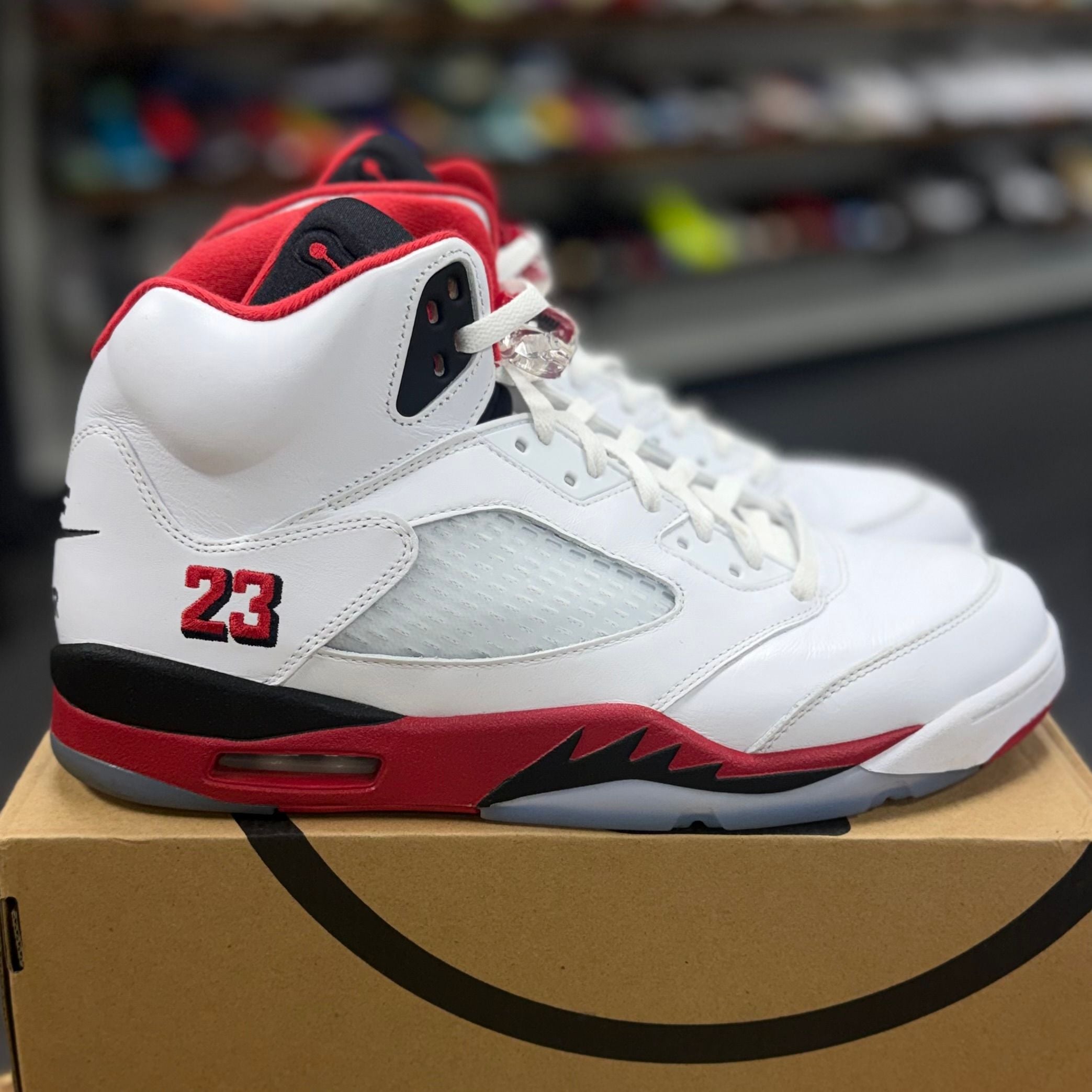 Jordan 5 Retro Fire Red Black Tongue (2025) - Preowned