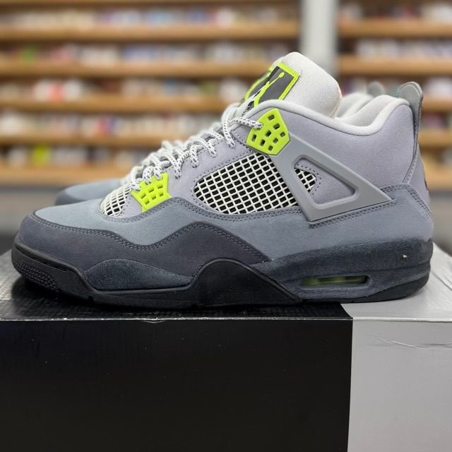 Jordan 4 Retro SE 95 Neon - Preowned