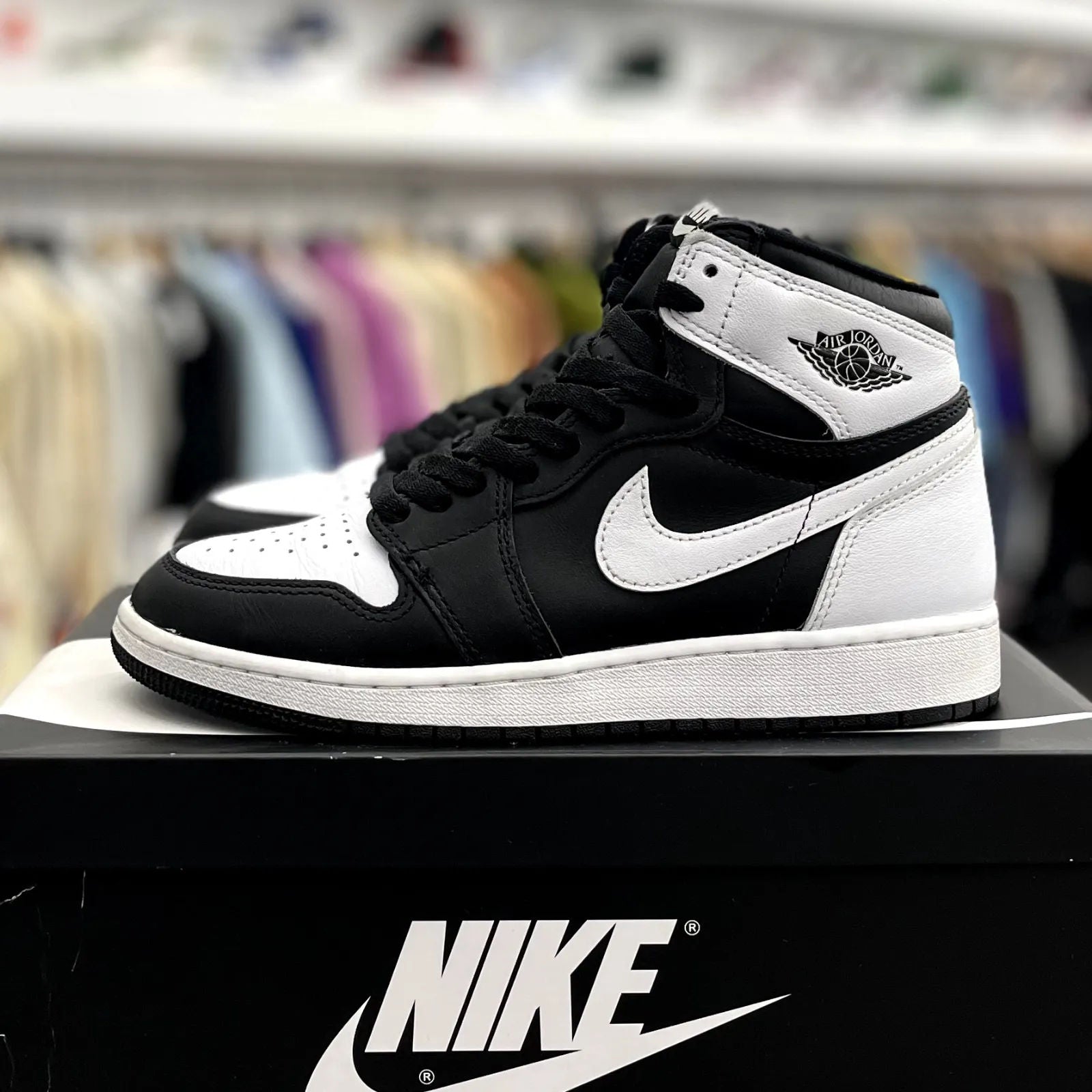 Jordan 1 Retro High OG Black White (GS) - Preowned