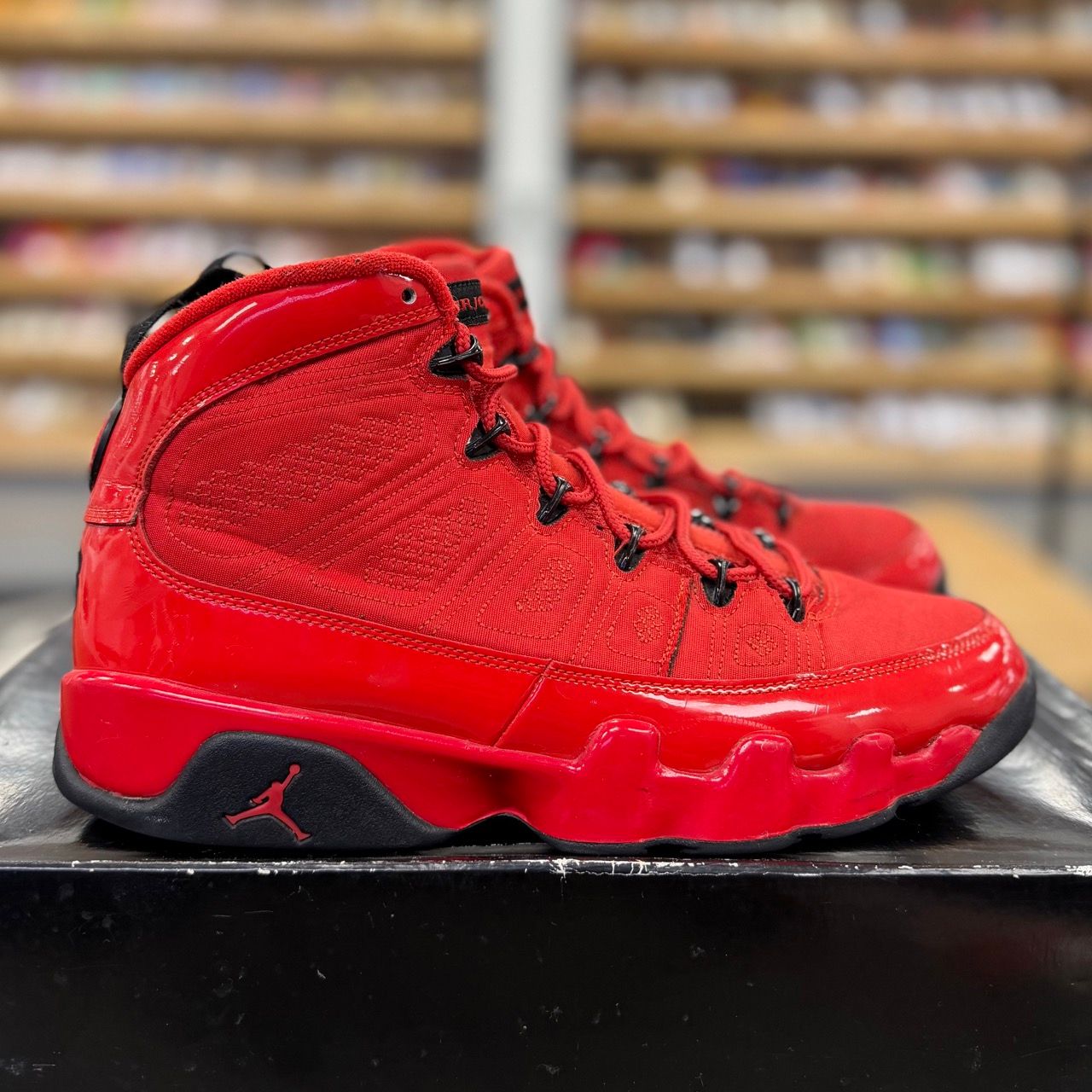 Jordan 9 Retro Chile Red - Preowned