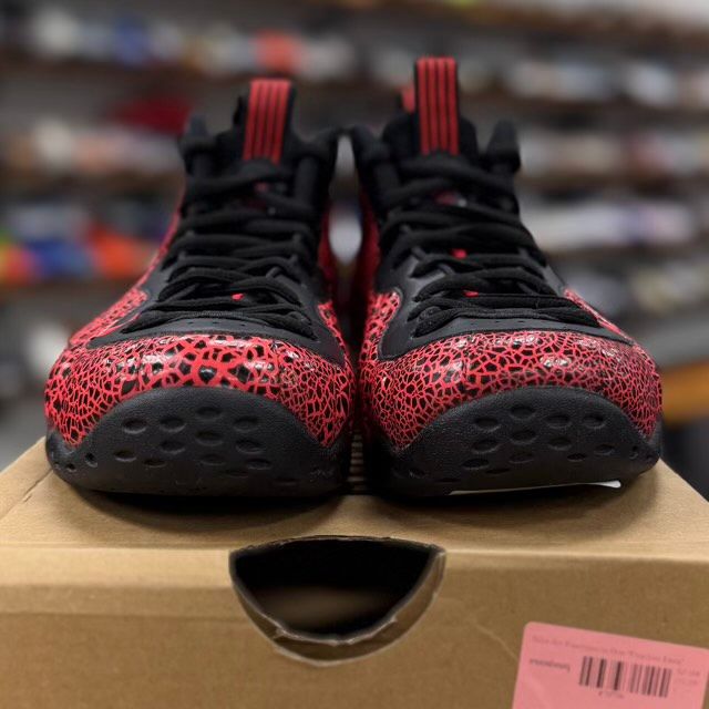 Nike Air Foamposite One Cracked Lava - Preowned