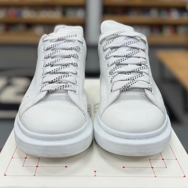 Alexander McQueen Oversized White Black - Preowned