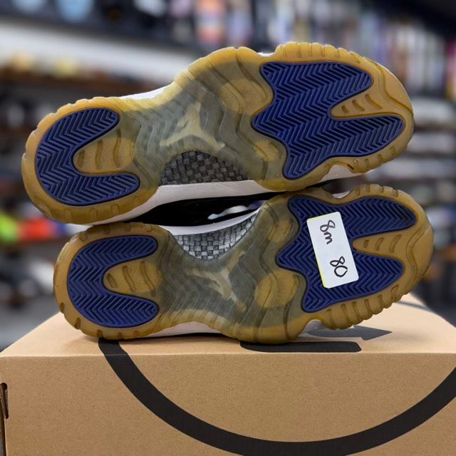 Jordan 11 Retro Low IE Space Jam - Preowned