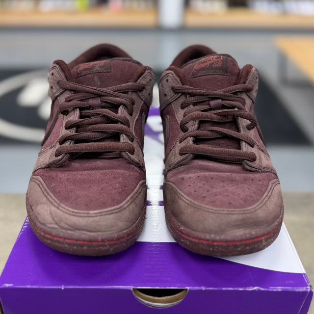 Nike SB Dunk Low City of Love Burgundy Crush - Preowned