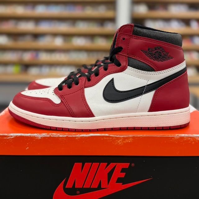 Jordan 1 Retro High OG Chicago Lost and Found - Preowned